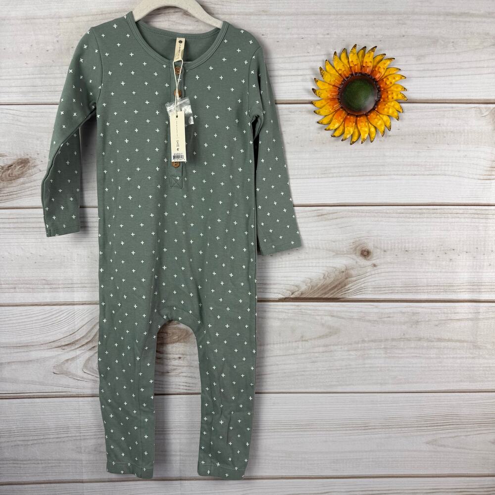 Quincy Mae Green White Cross Print Long Sleeve Baby Romper Jumpsuit 2T 3T